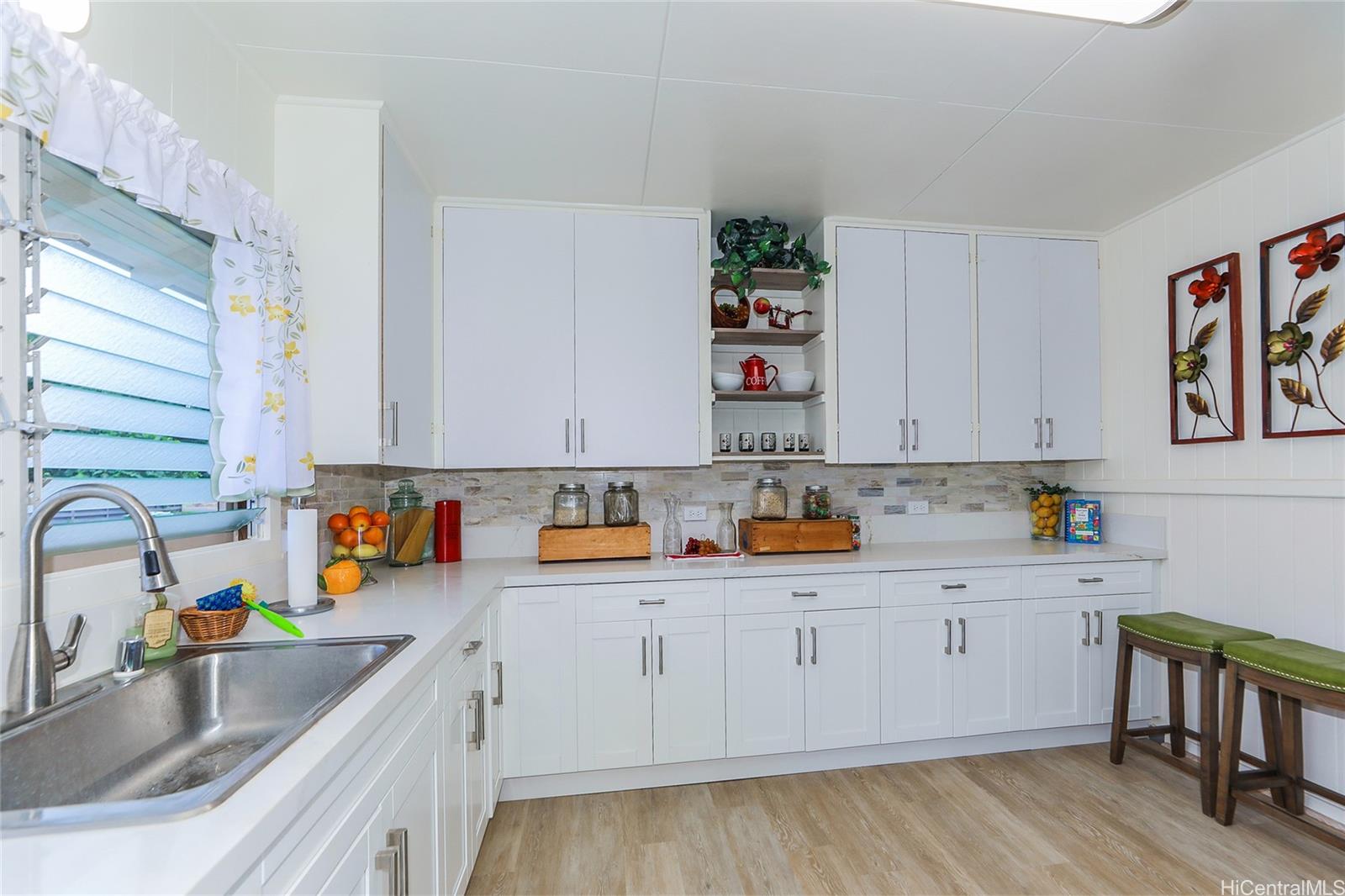 67-197  Kanoulu Street Waialua, North Shore home - photo 6 of 24