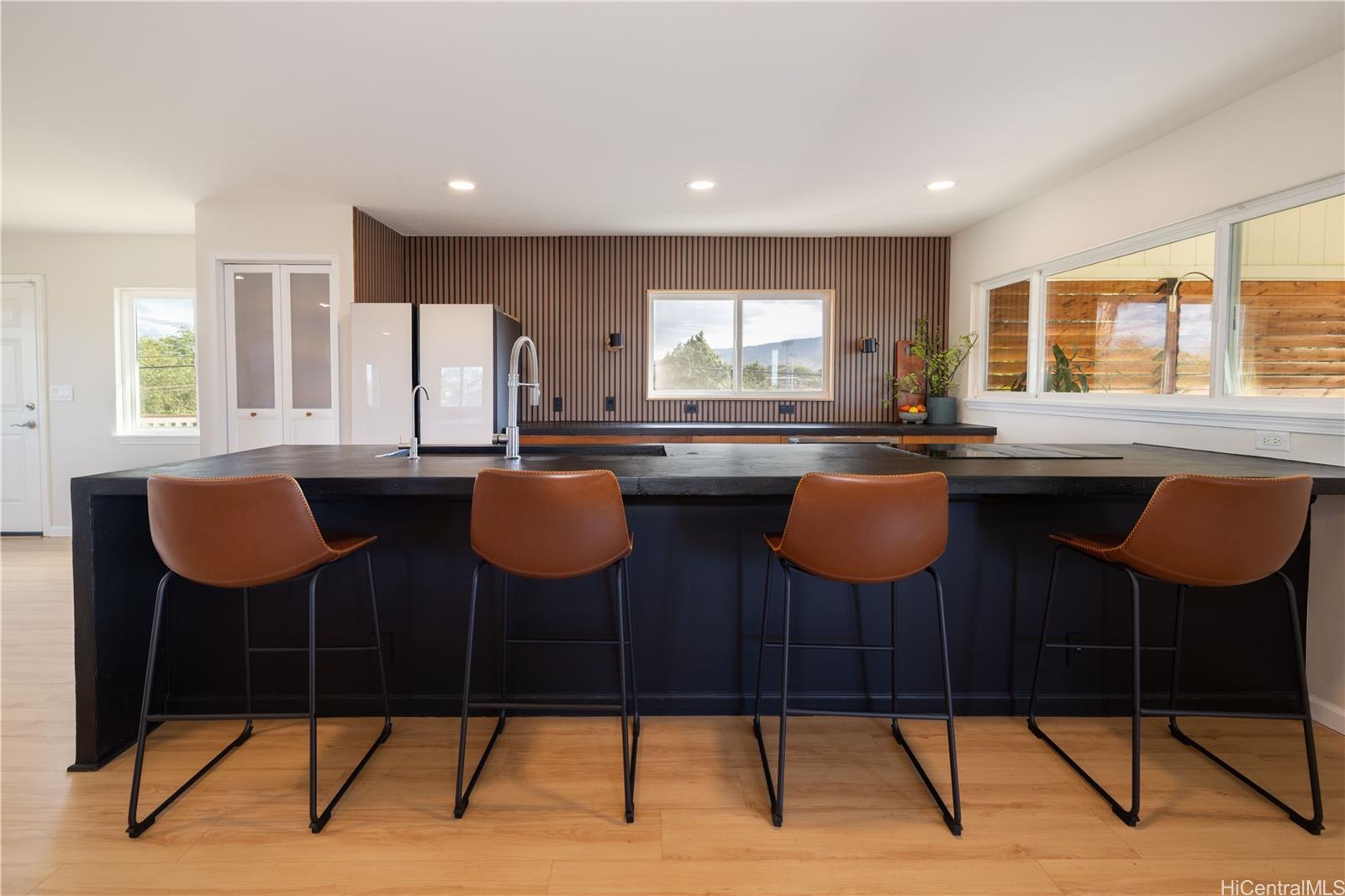 67-203  Kukea Circle Waialua, North Shore home - photo 3 of 23