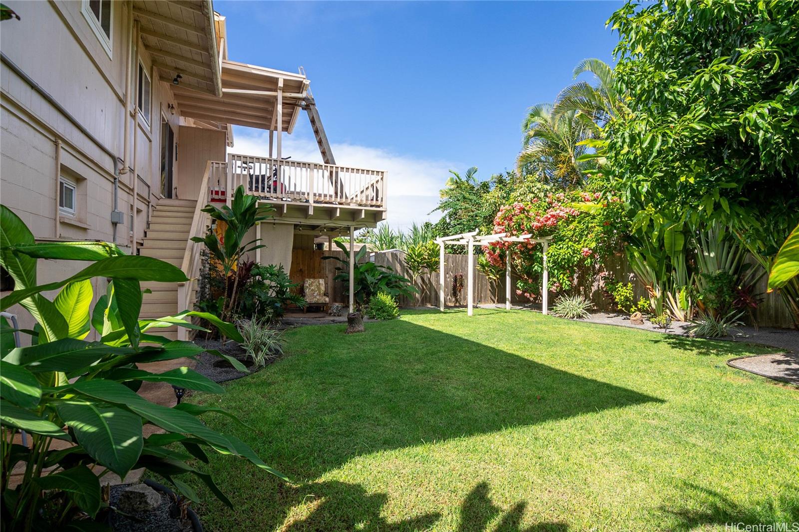 67-273  Kiapoko Street Waialua, North Shore home - photo 3 of 23