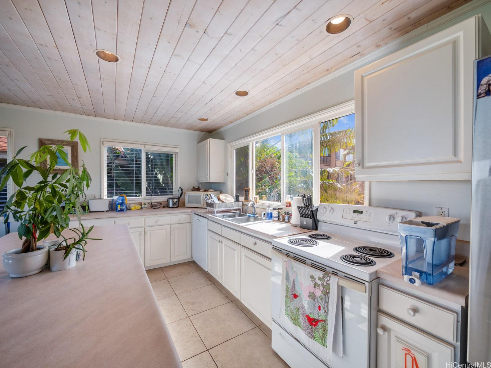 No Name condo # A, Waialua, Hawaii - photo 13 of 25