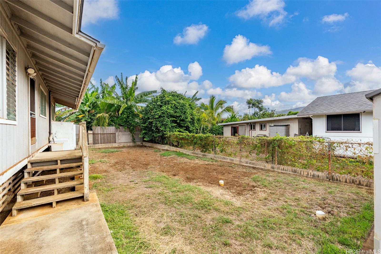 67-446  Kioe Street Waialua, North Shore home - photo 5 of 10