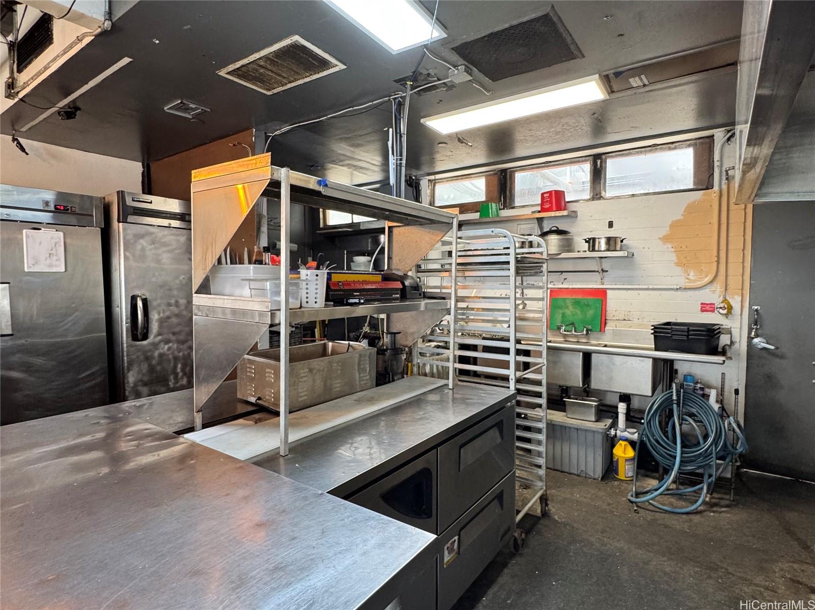 675 Auahi St Kakaako  - photo 20 of 20