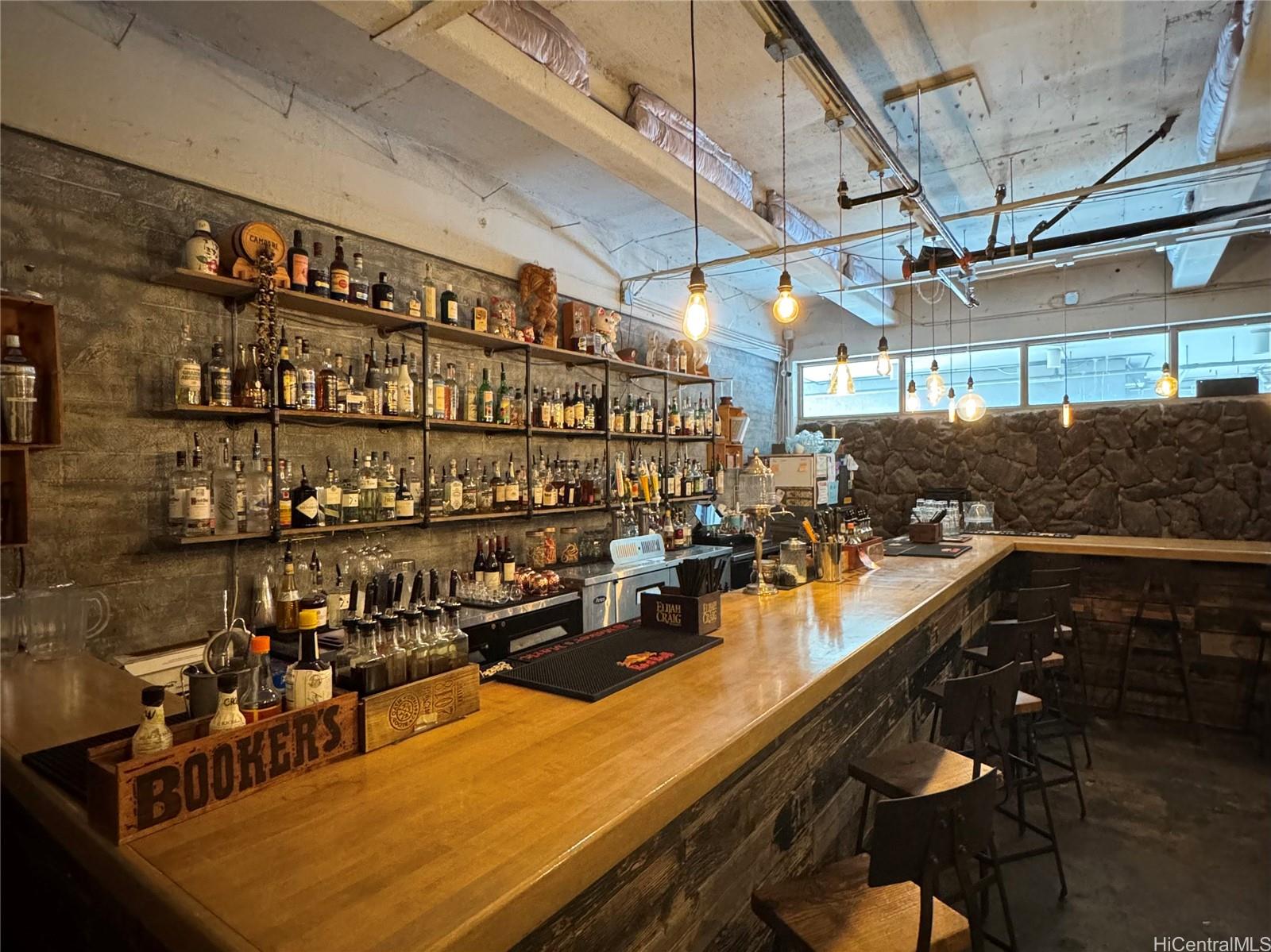 675 Auahi St Kakaako  - photo 5 of 20