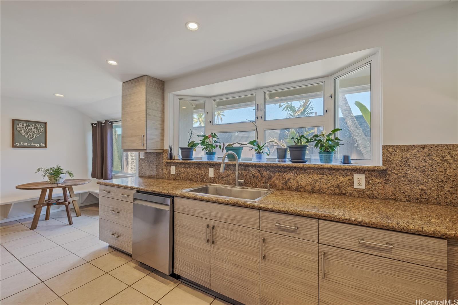 676  Mokapu Road Kaimalino, Kailua home - photo 10 of 21