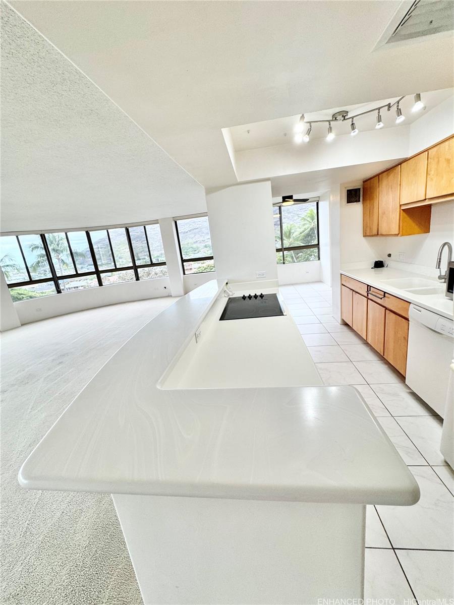 Plaza Hawaii Kai condo # 402, Honolulu, Hawaii - photo 3 of 25