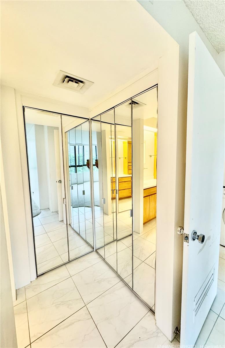 Plaza Hawaii Kai condo # 402, Honolulu, Hawaii - photo 9 of 25