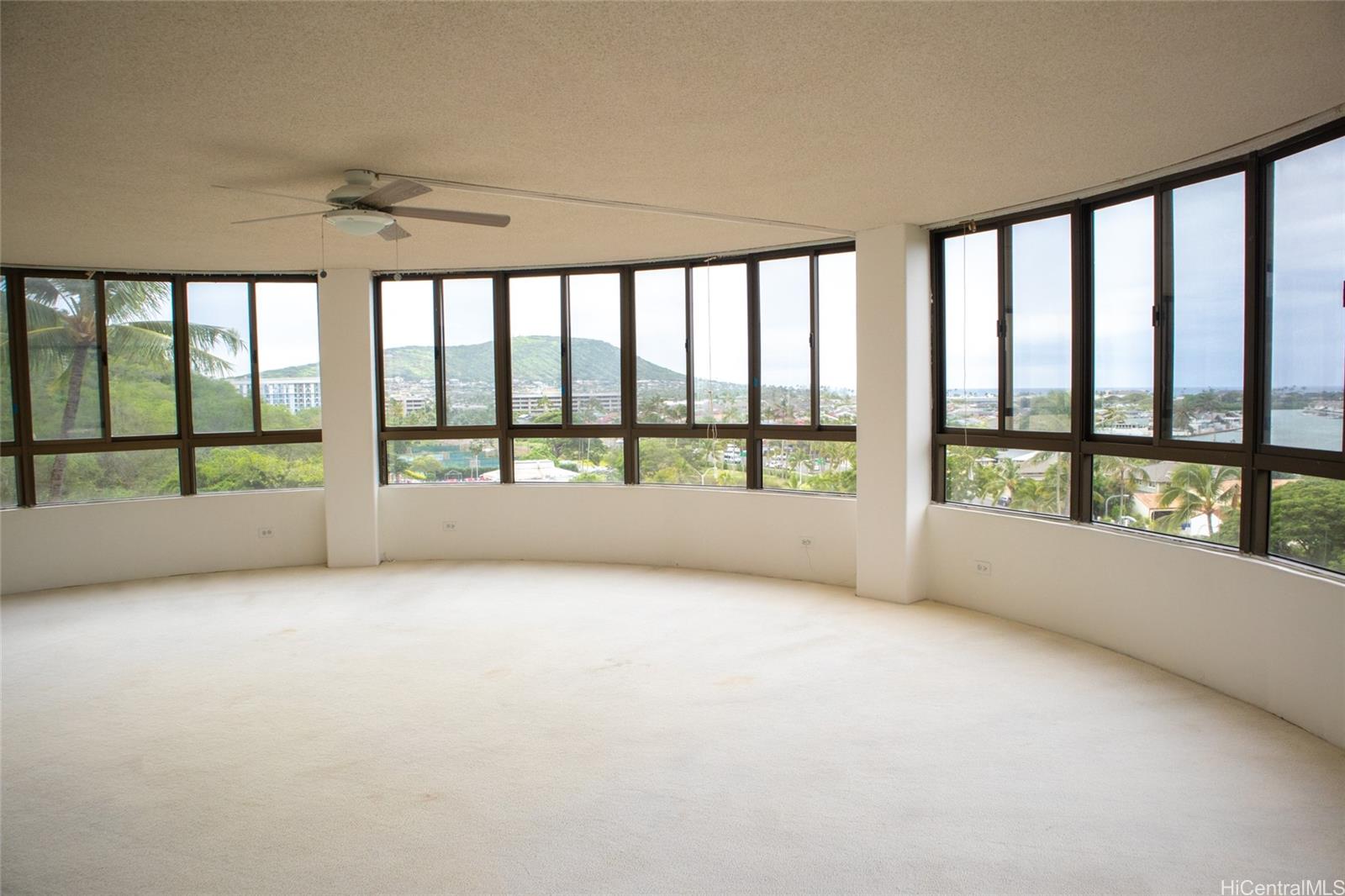 Plaza Hawaii Kai condo # 502, Honolulu, Hawaii - photo 2 of 14