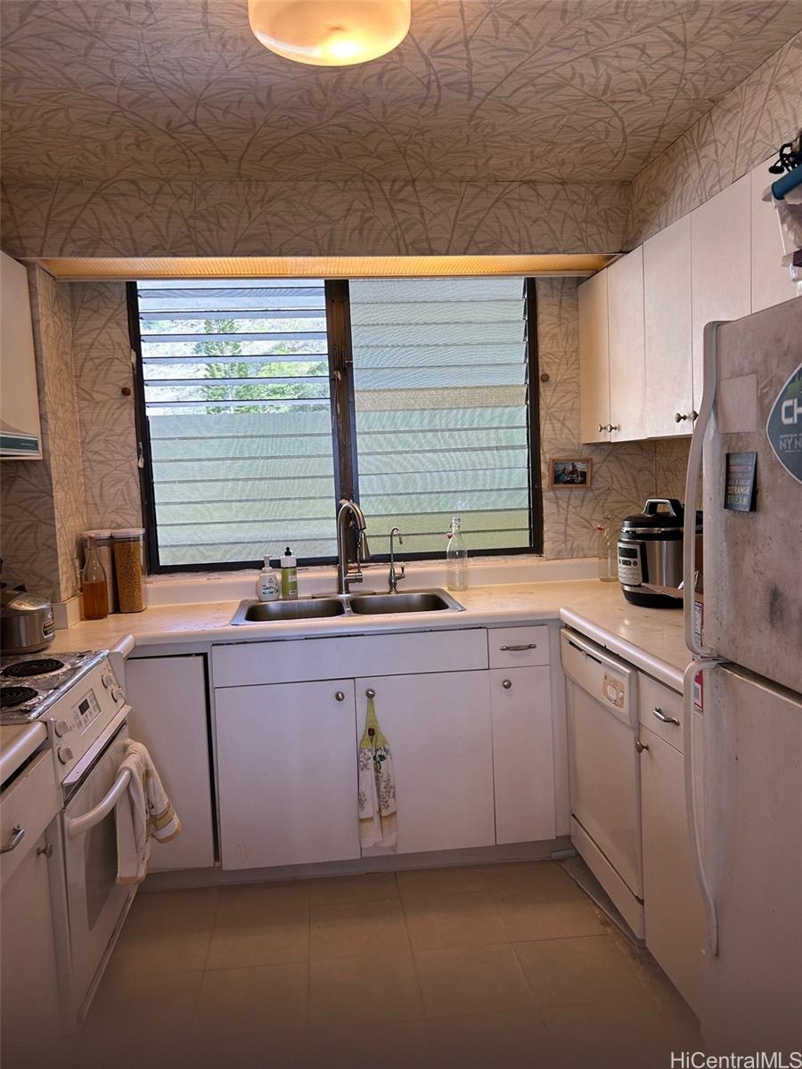 Plaza Hawaii Kai condo # 506, Honolulu, Hawaii - photo 7 of 16