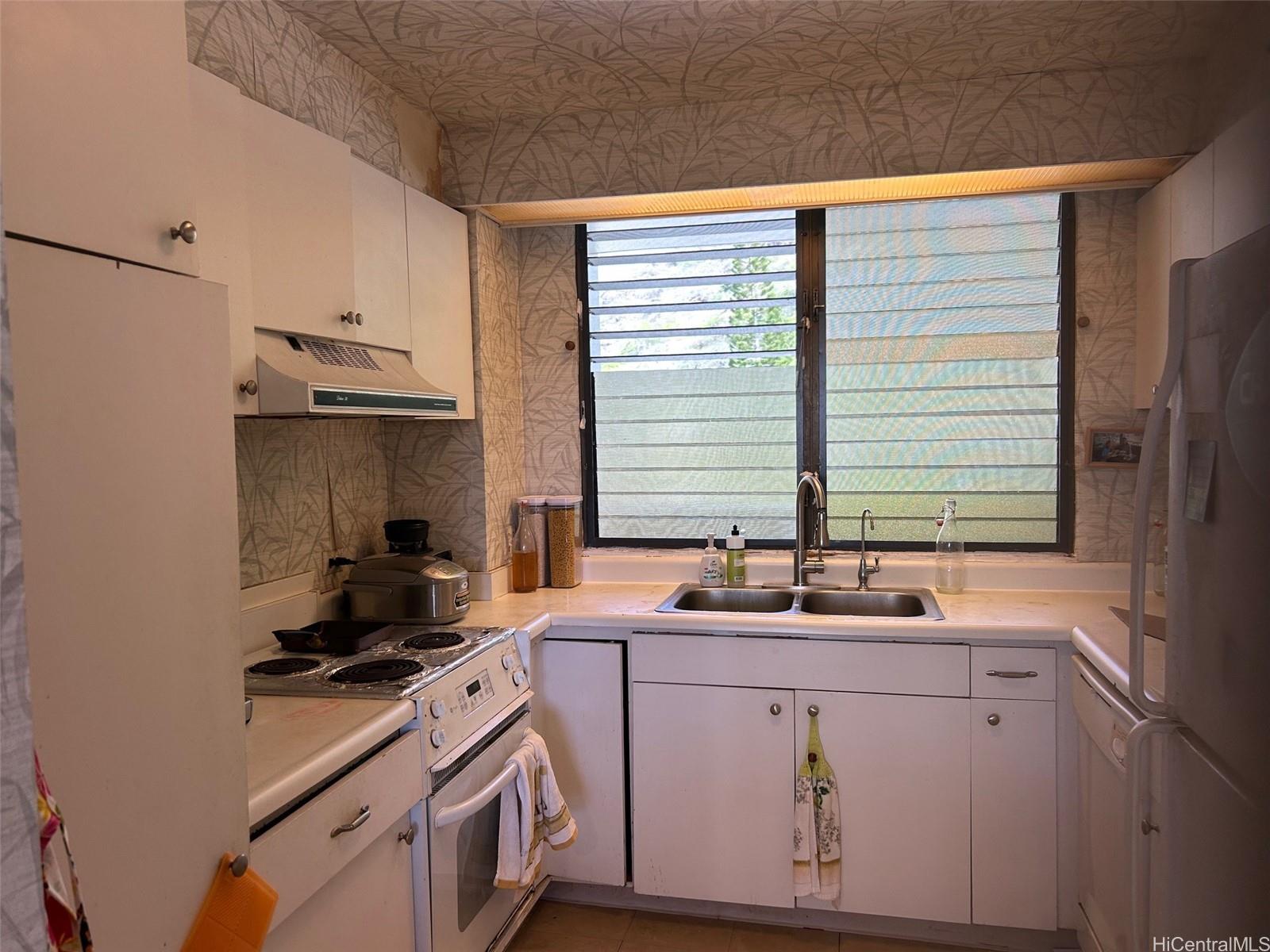 Plaza Hawaii Kai condo # 506, Honolulu, Hawaii - photo 8 of 16