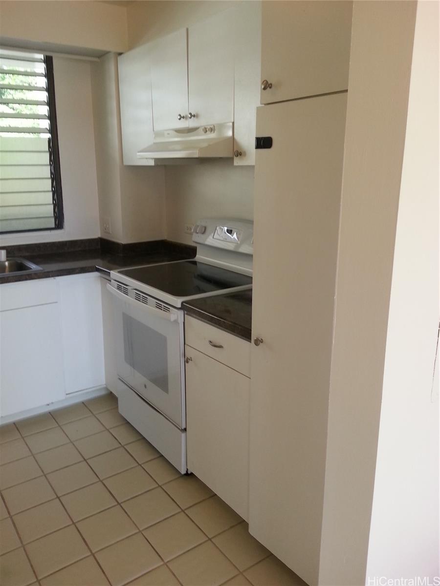 Plaza Hawaii Kai condo # 607, Honolulu, Hawaii - photo 8 of 13