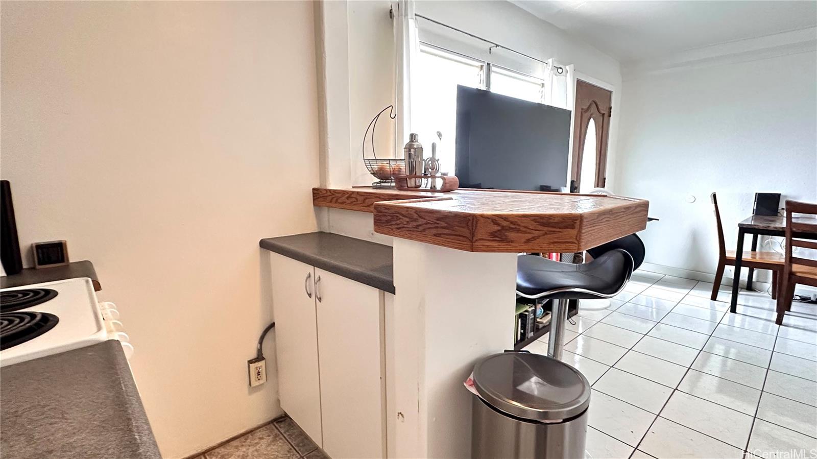 Mokuleia Surf condo # 103, Waialua, Hawaii - photo 4 of 13