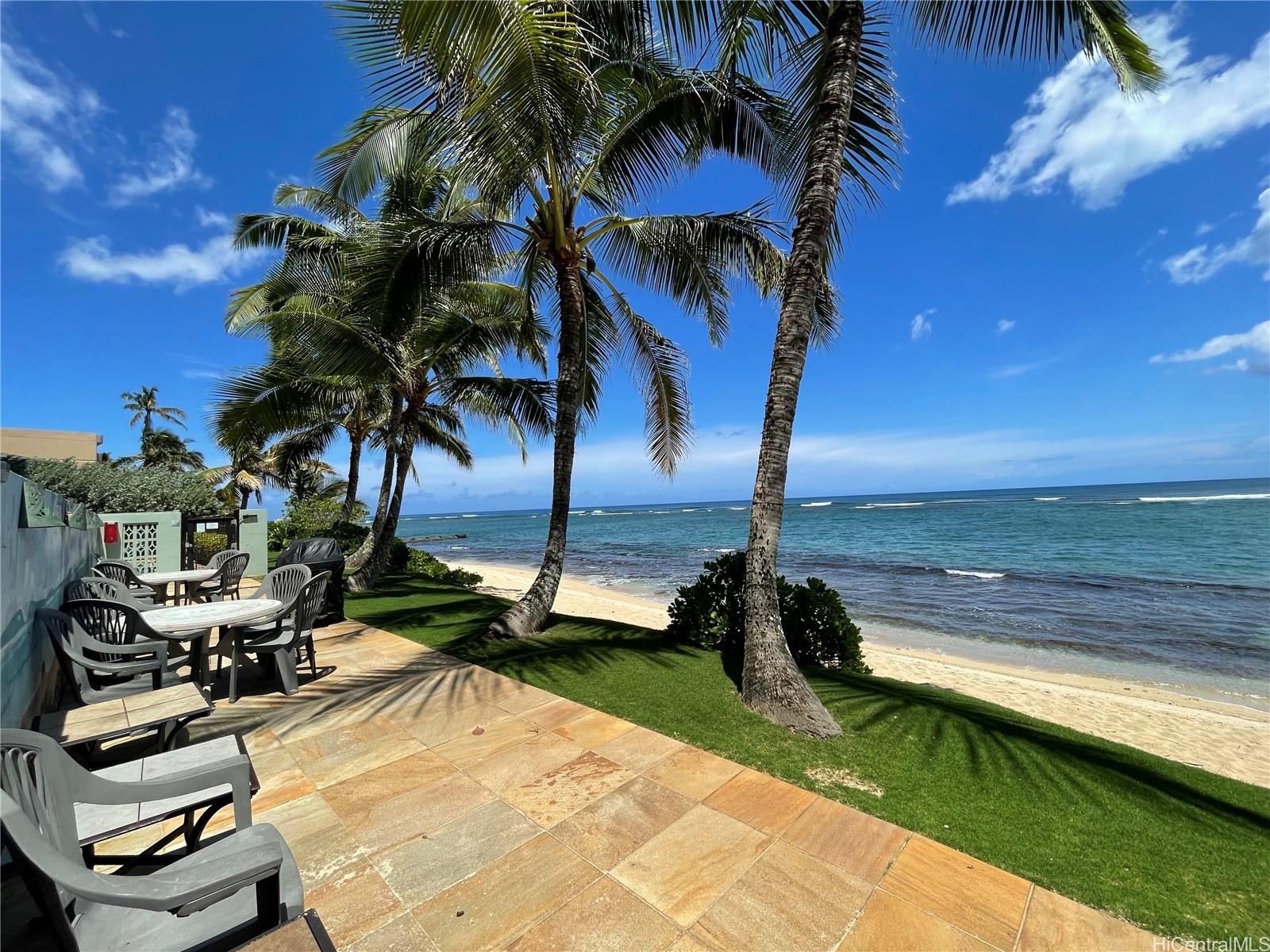 Sunset Shores condo # 403, Waialua, Hawaii - photo 3 of 17