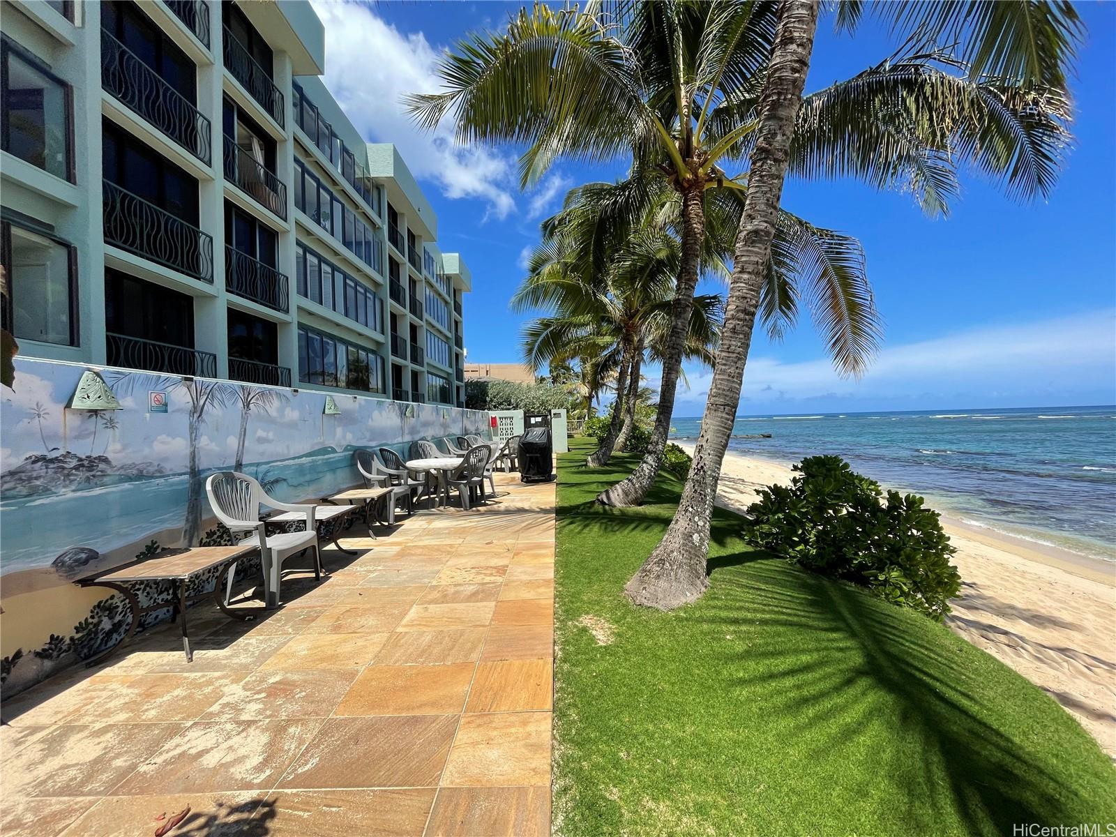 Sunset Shores condo # 403, Waialua, Hawaii - photo 4 of 17