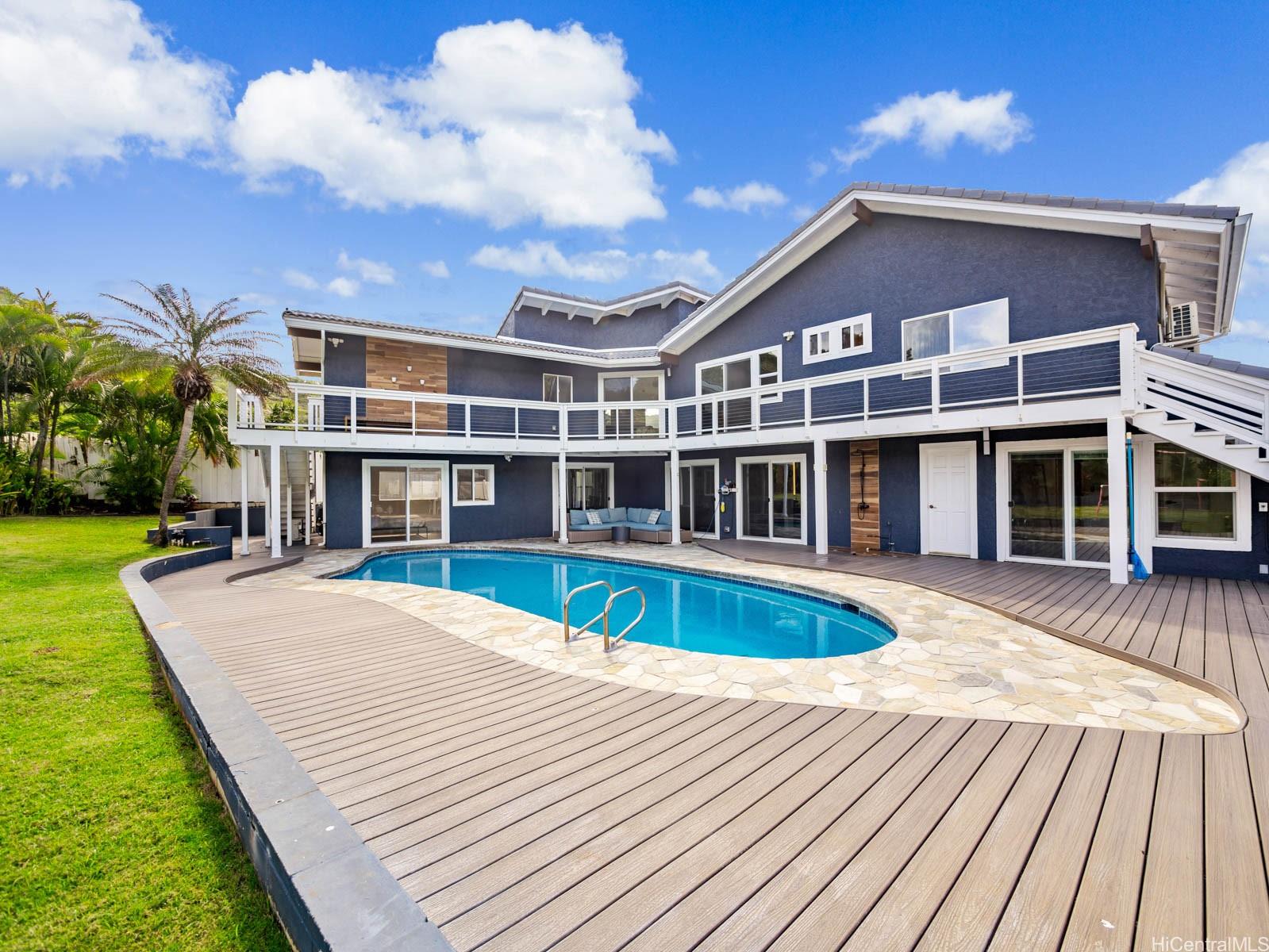 6815  Niumalu Loop Mariners Cove, Hawaii Kai home - photo 23 of 25