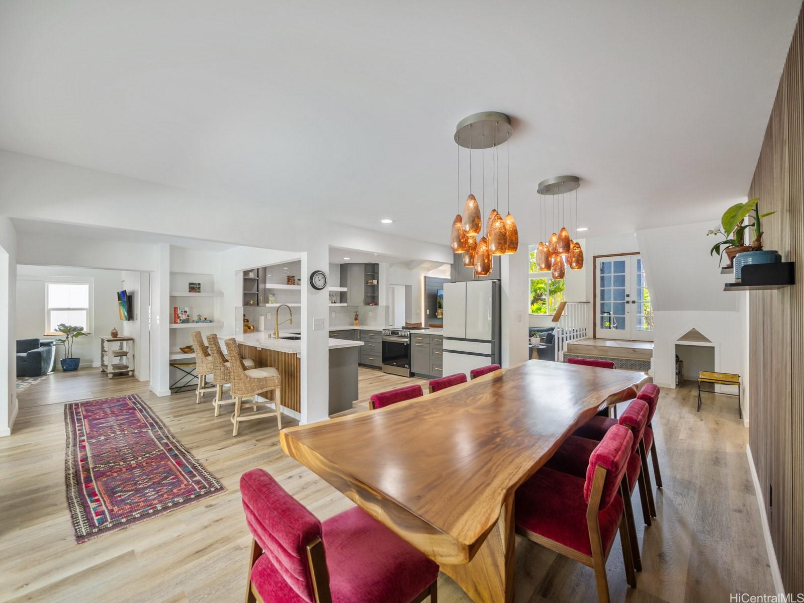 6815  Niumalu Loop Mariners Cove, Hawaii Kai home - photo 8 of 25