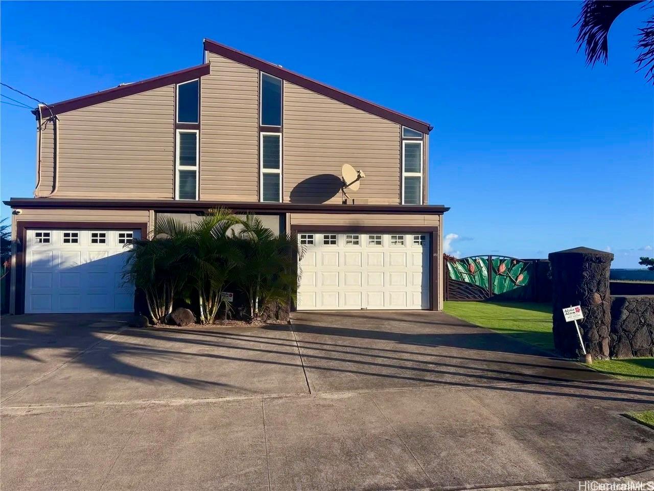 68-235  Au Street Waialua, North Shore home - photo 3 of 23