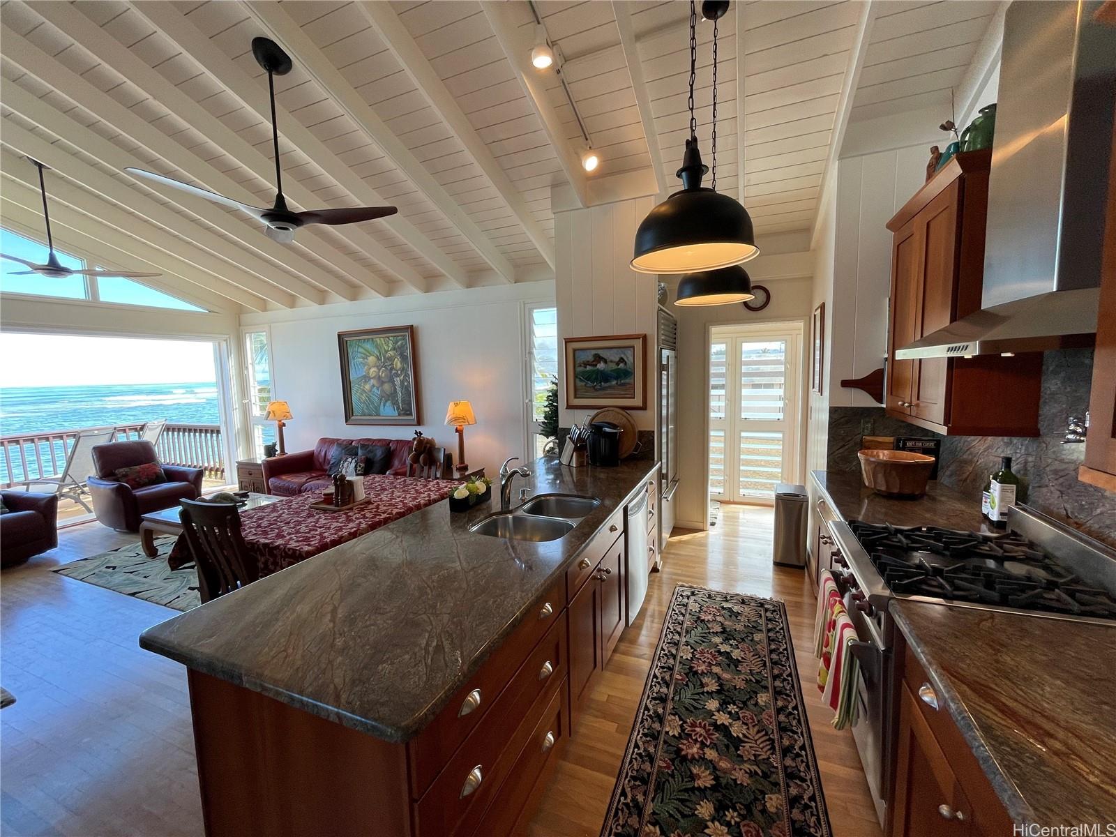 68-235  Au Street Waialua, North Shore home - photo 6 of 24