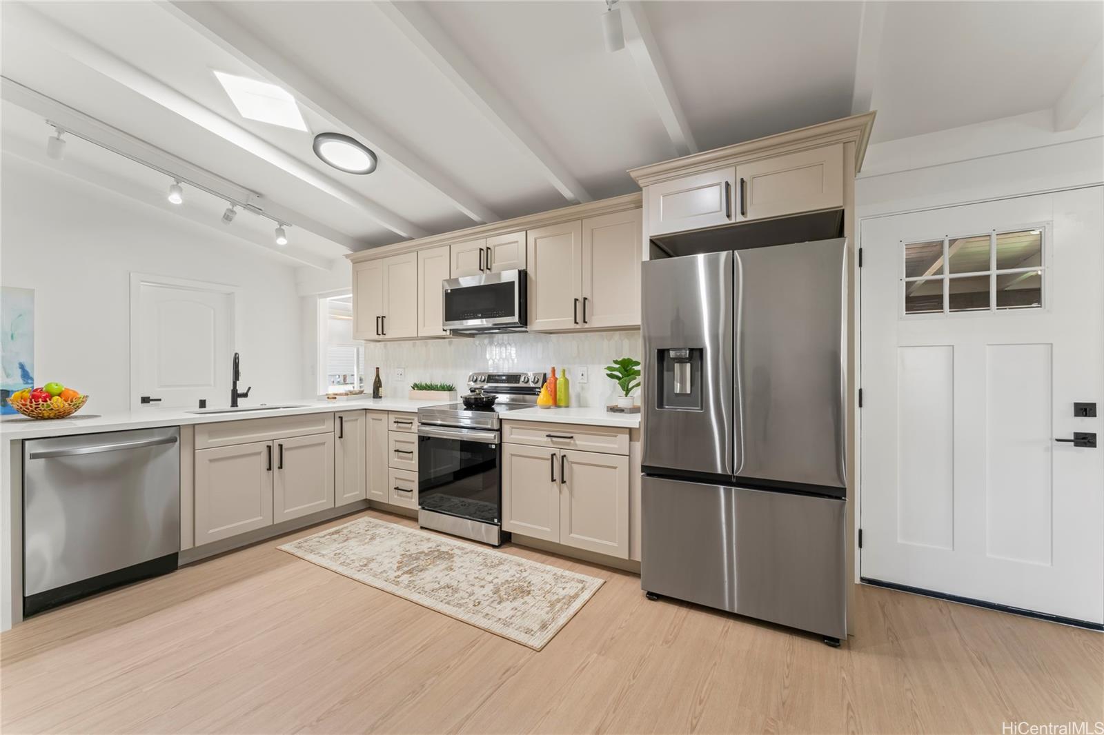 683  Hoomoana Street Pearl City-upper, PearlCity home - photo 16 of 23