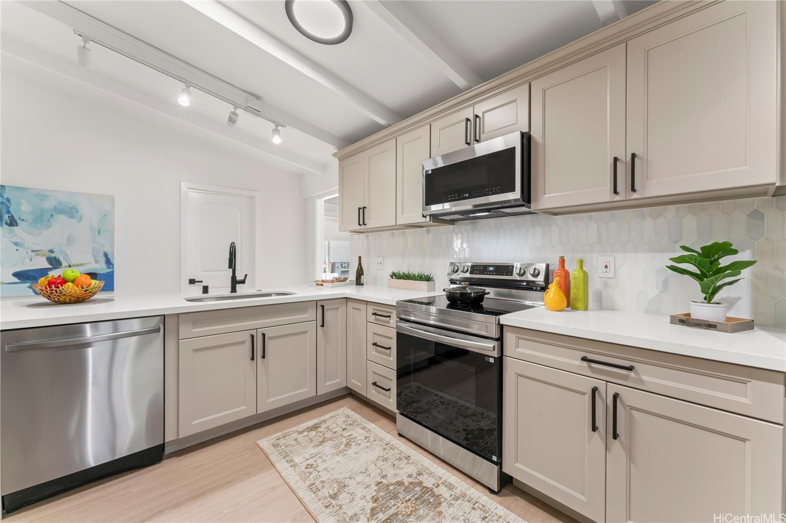 683  Hoomoana Street Pearl City-upper, PearlCity home - photo 17 of 23