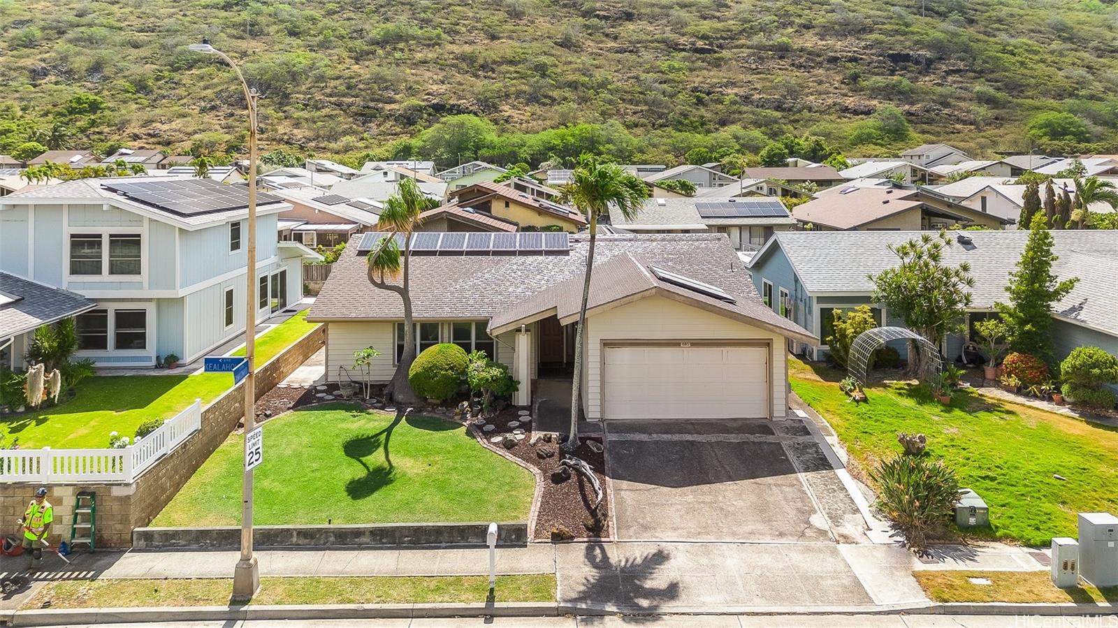 685  Kealahou Street Kalama Valley, Hawaii Kai home - photo 4 of 23