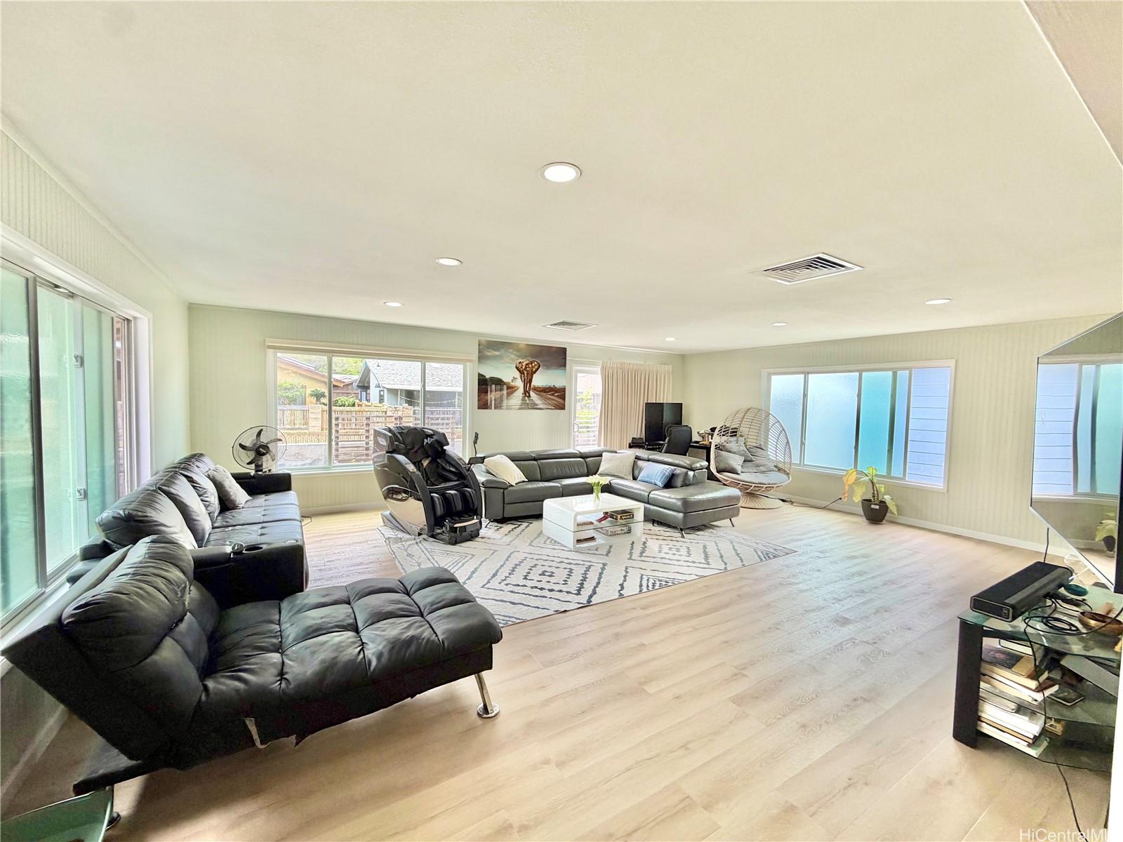 685  Kealahou Street Kalama Valley, Hawaii Kai home - photo 21 of 24