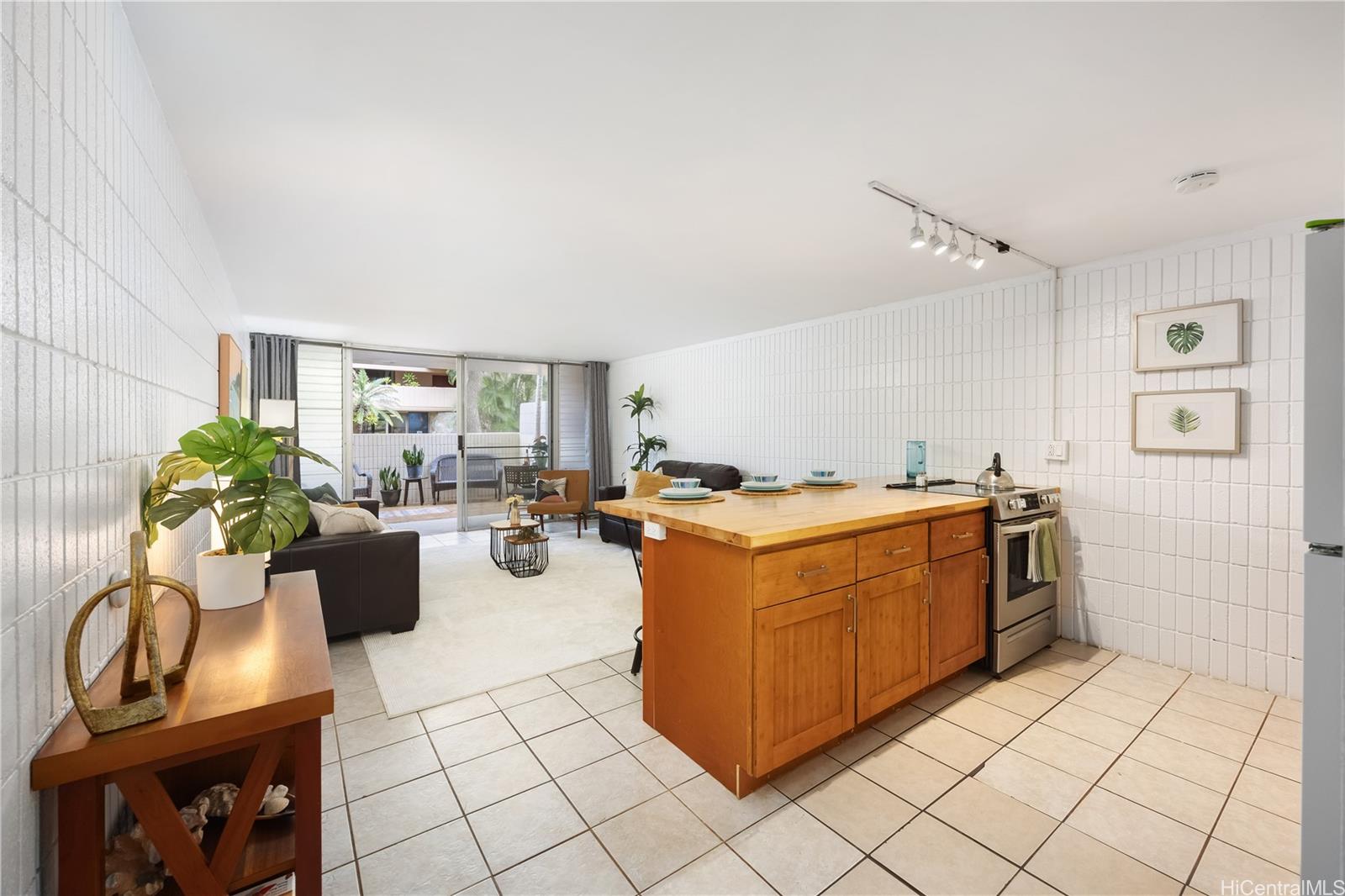 Mokuleia Sands condo # 101, Waialua, Hawaii - photo 2 of 25