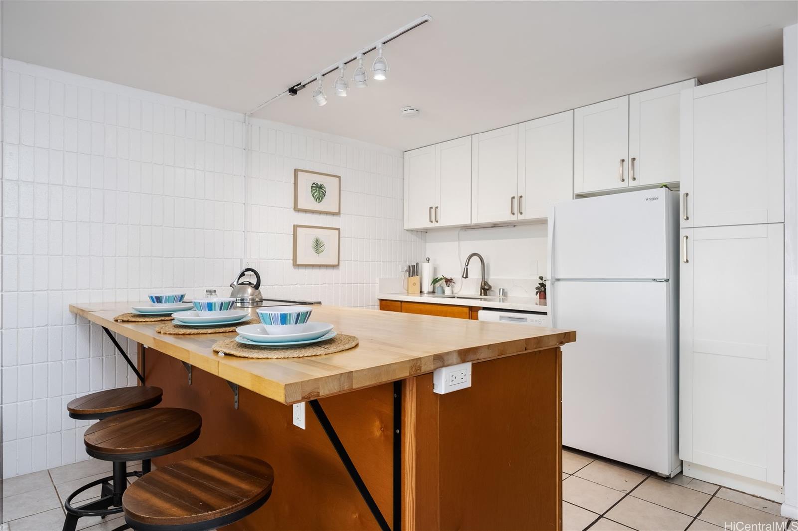 Mokuleia Sands condo # 101, Waialua, Hawaii - photo 10 of 25