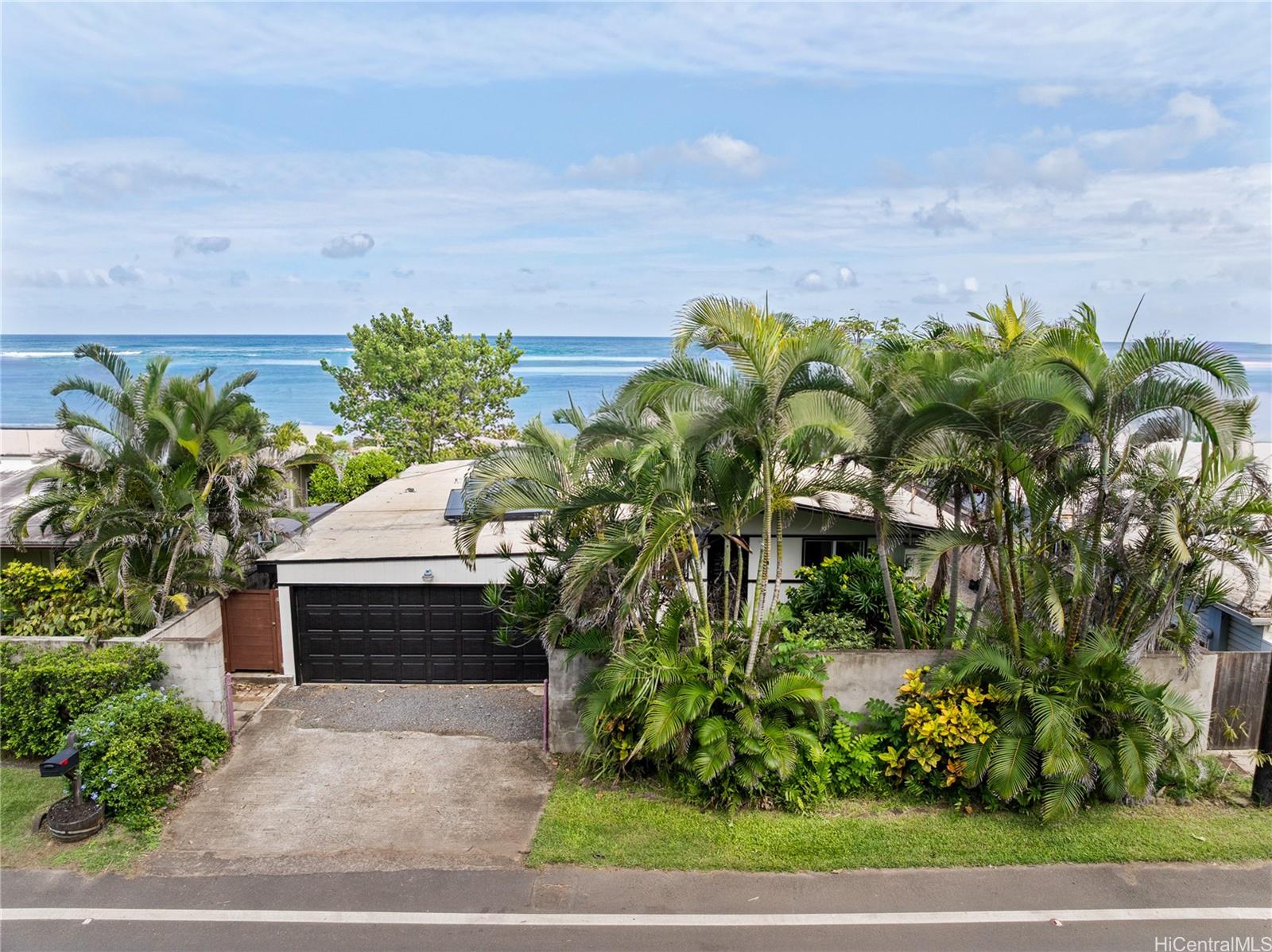 68-687  Farrington Hwy Mokuleia, North Shore home - photo 2 of 25