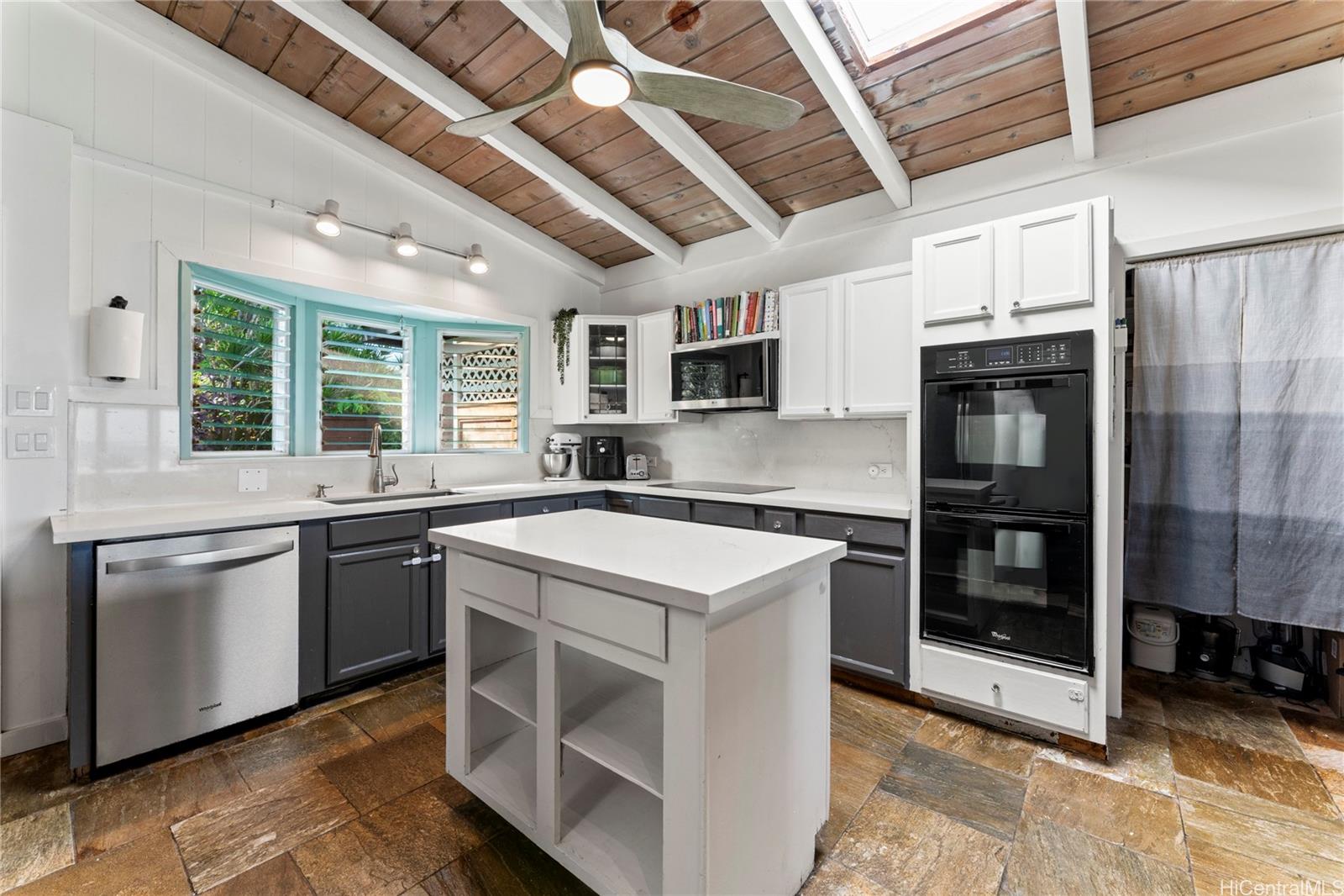 68-687  Farrington Hwy Mokuleia, North Shore home - photo 18 of 25