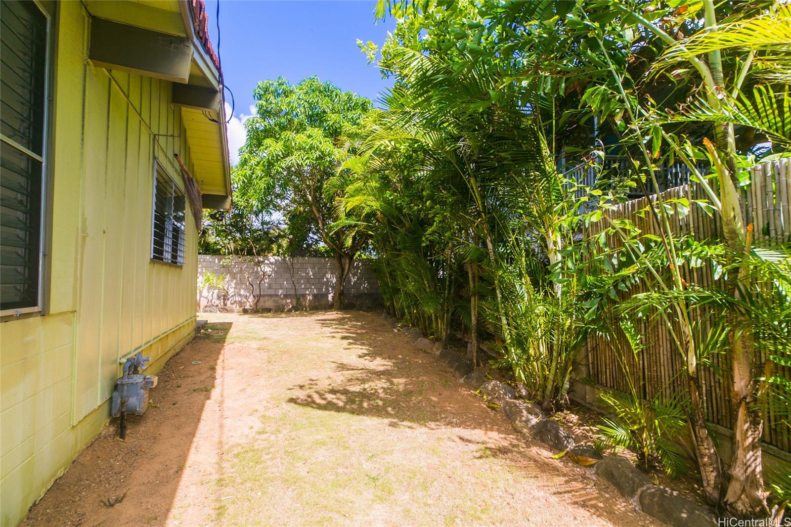 687  Akoakoa St Enchanted Lake, Kailua home - photo 5 of 24