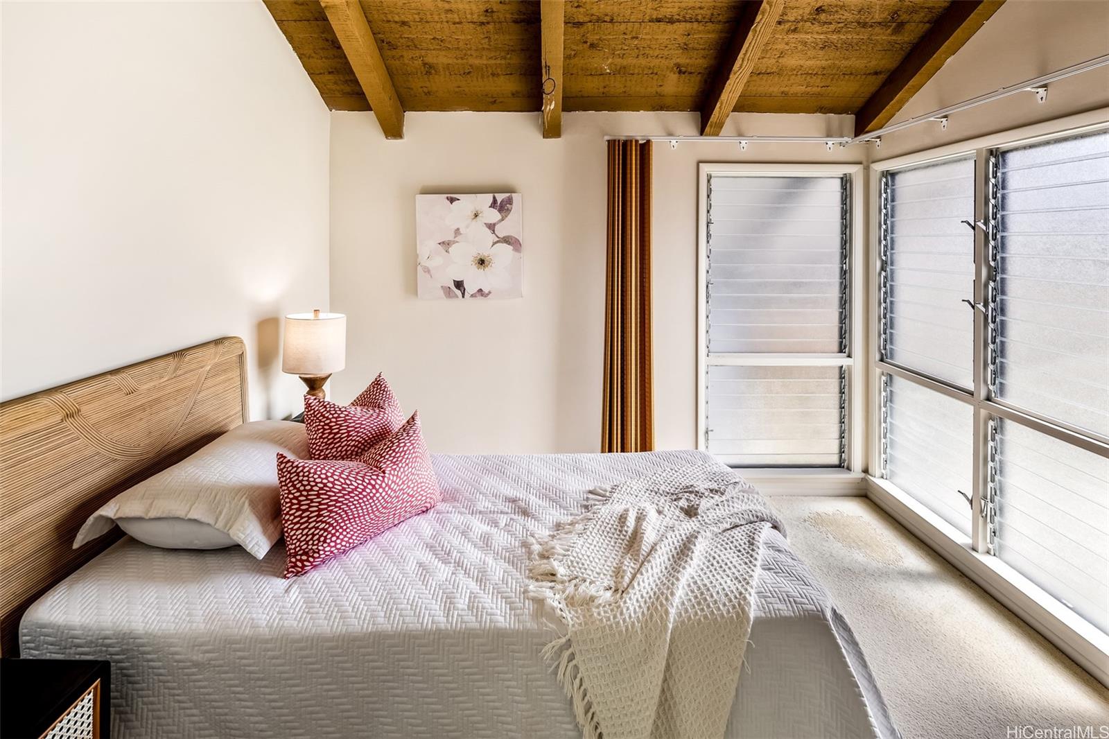 6889  Niumalu Loop Mariners Cove, Hawaii Kai home - photo 22 of 25