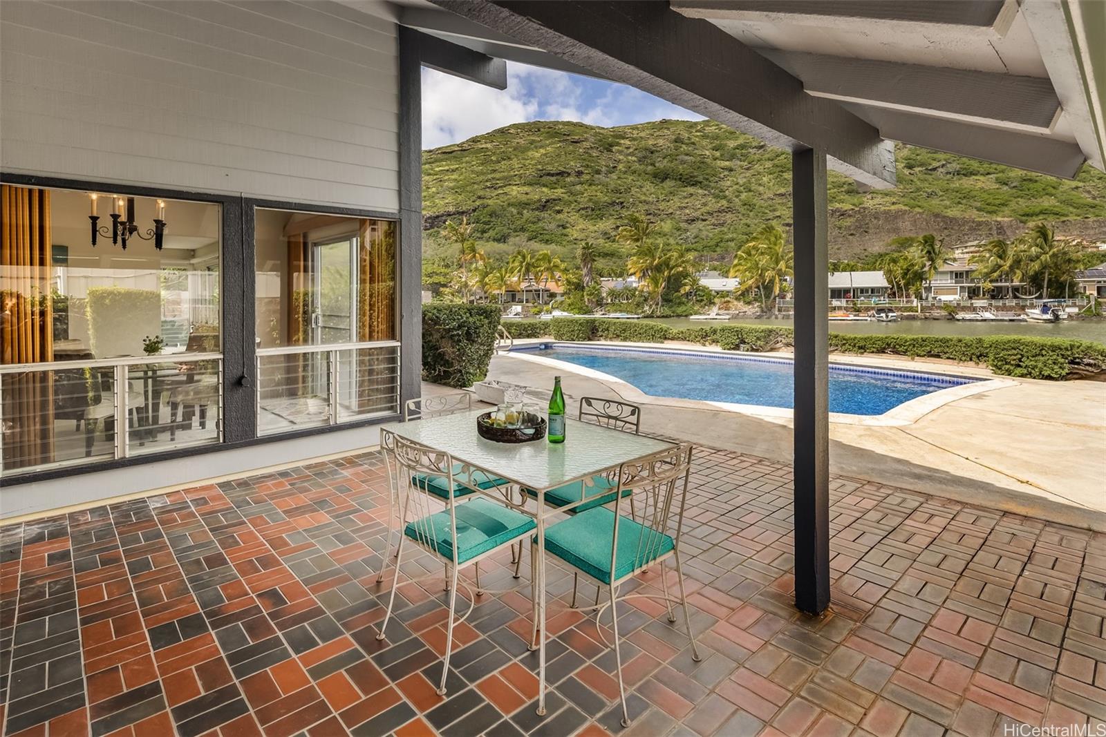 6889  Niumalu Loop Mariners Cove, Hawaii Kai home - photo 7 of 25