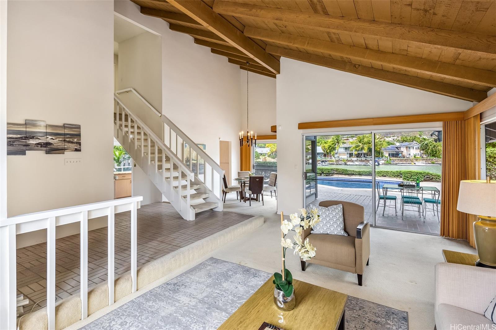 6889  Niumalu Loop Mariners Cove, Hawaii Kai home - photo 9 of 25