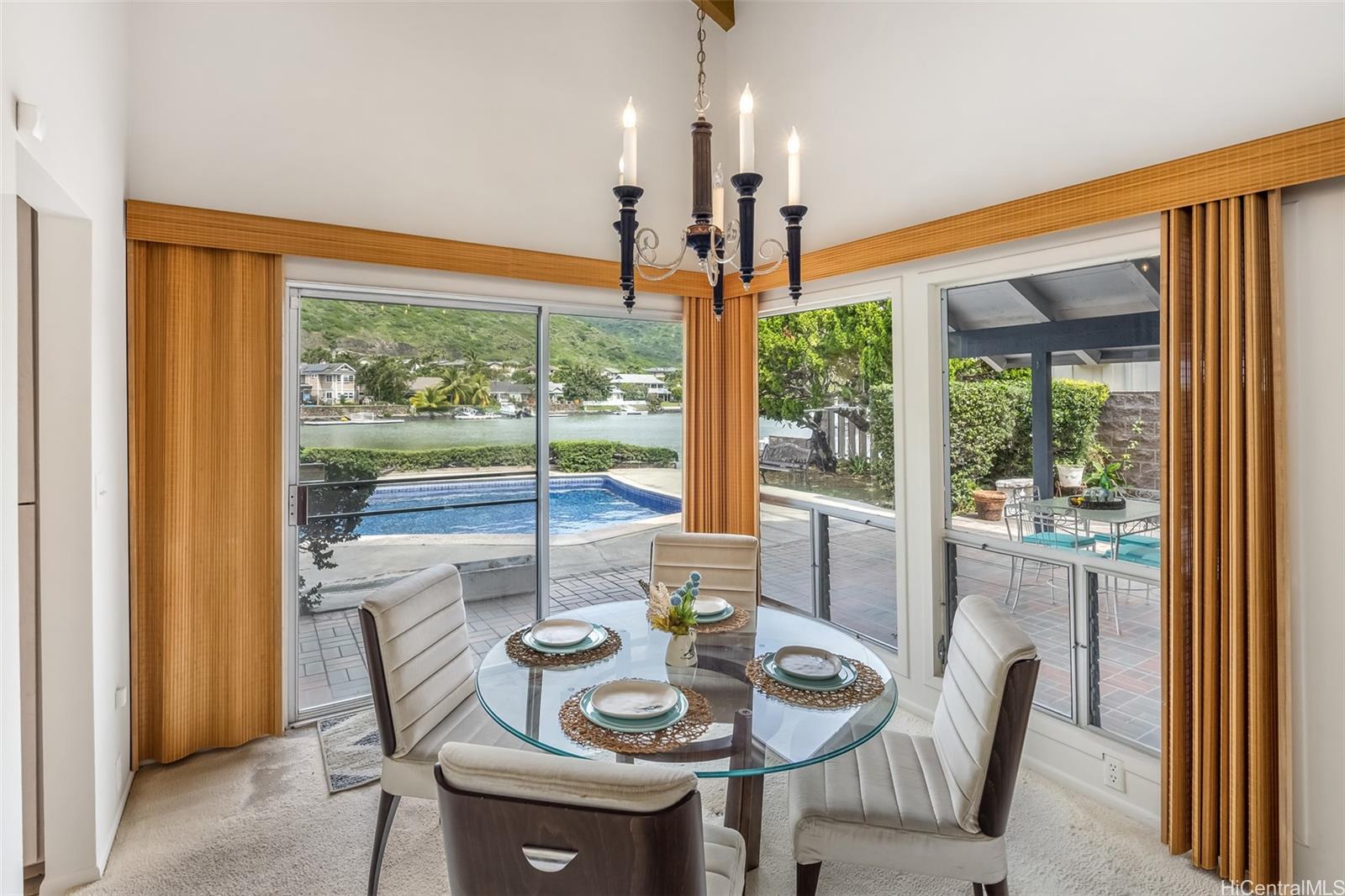 6889  Niumalu Loop Mariners Cove, Hawaii Kai home - photo 10 of 25