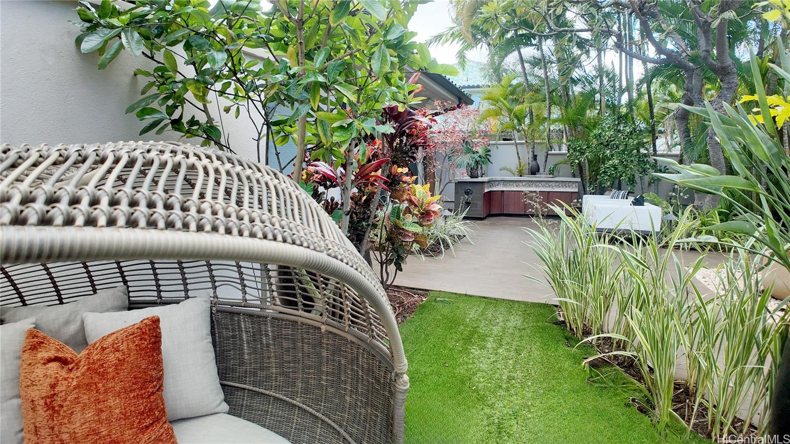 Terraces V townhouse # 10D, Lanai City, Hawaii - photo 18 of 23