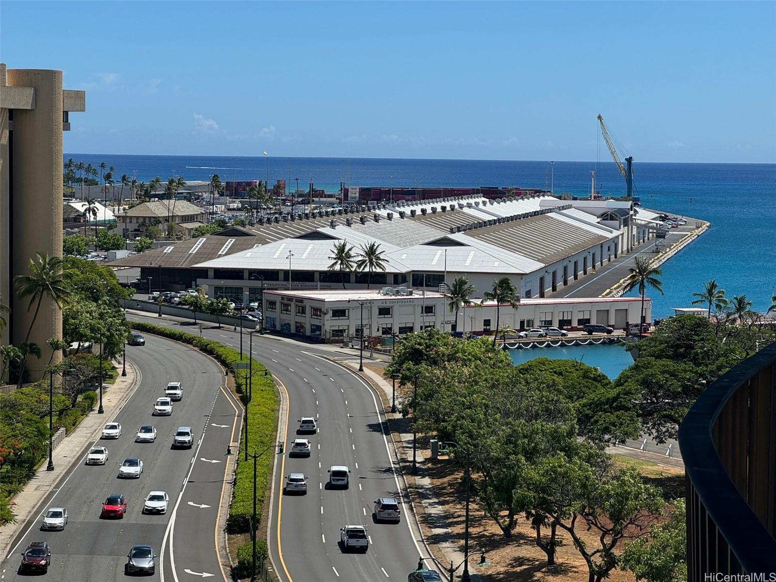 Harbor Square condo # 1007, Honolulu, Hawaii - photo 6 of 25