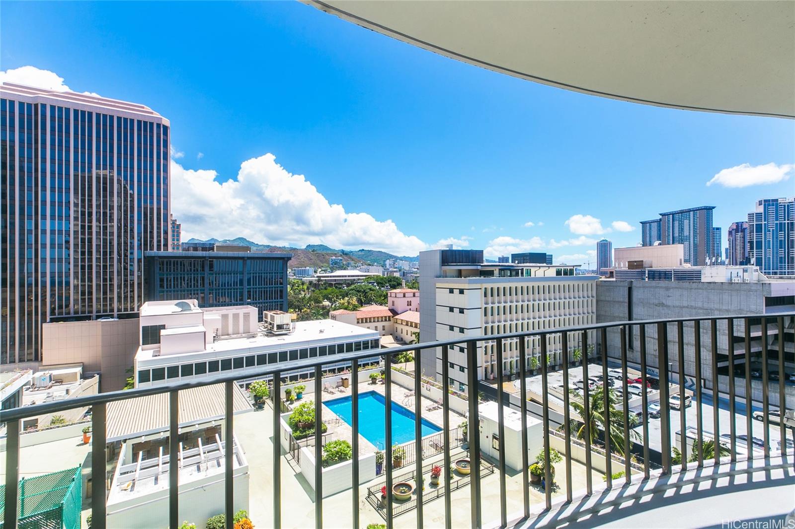 Harbor Square condo # 1105, Honolulu, Hawaii - photo 6 of 25