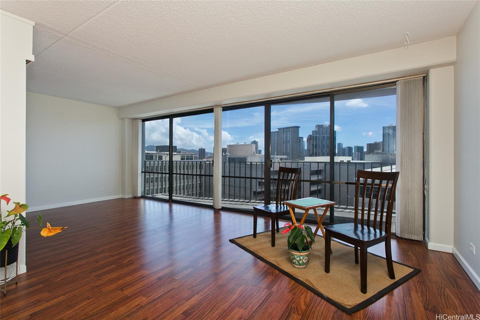 Harbor Square condo # 1107, Honolulu, Hawaii - photo 2 of 25