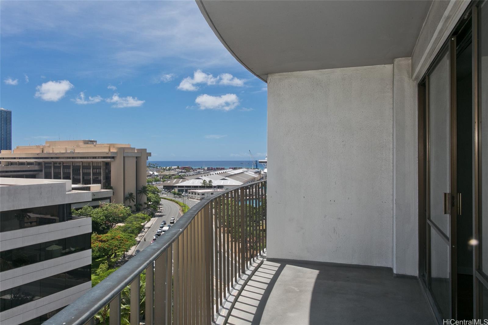 Harbor Square condo # 1107, Honolulu, Hawaii - photo 16 of 25