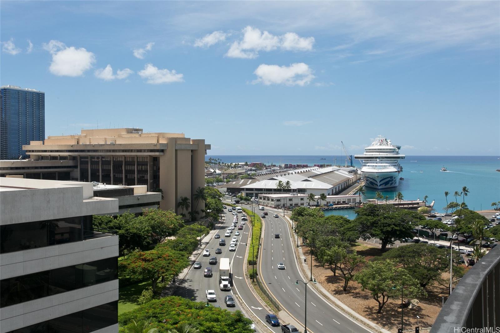 Harbor Square condo # 1107, Honolulu, Hawaii - photo 17 of 25