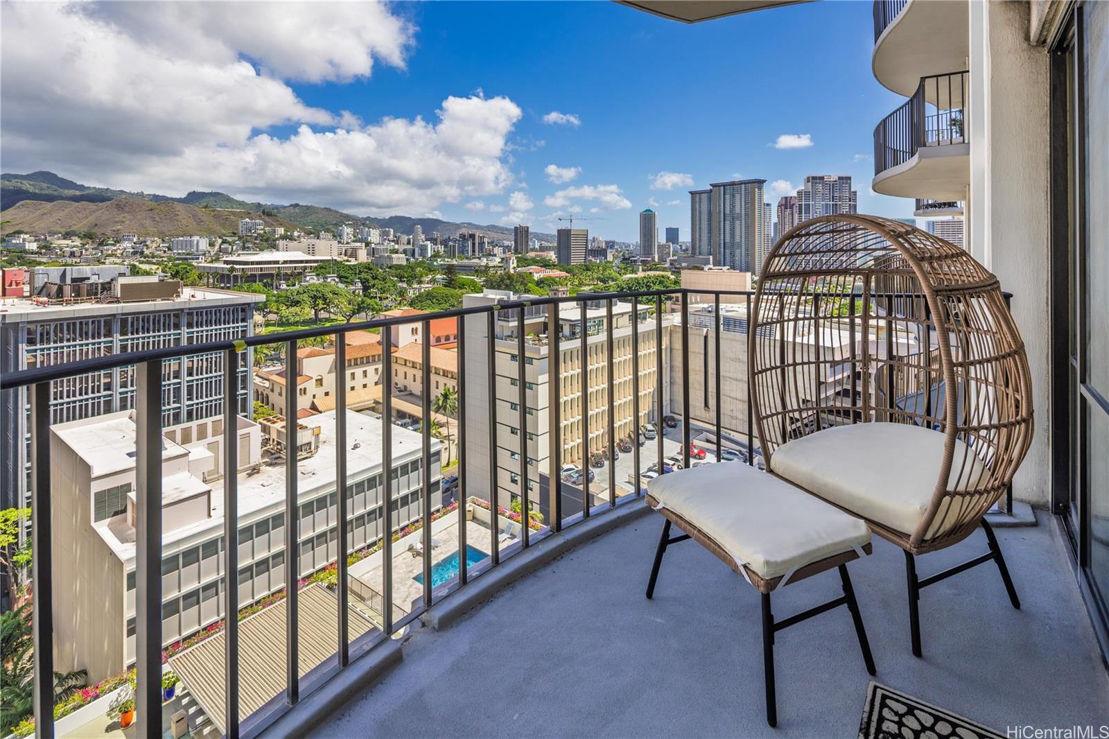 Harbor Square condo # 1704, Honolulu, Hawaii - photo 16 of 25