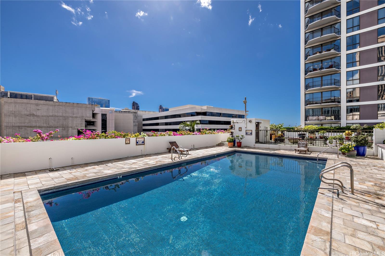 Harbor Square condo # 1704, Honolulu, Hawaii - photo 21 of 25