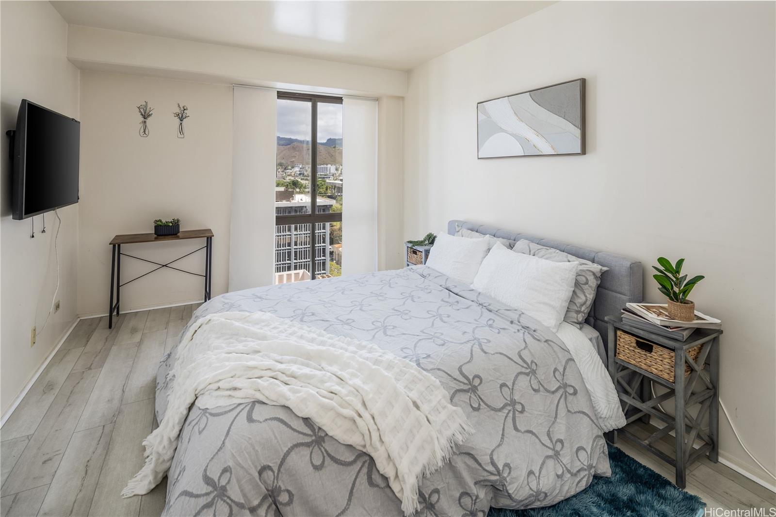 Harbor Square condo # 1704, Honolulu, Hawaii - photo 9 of 25