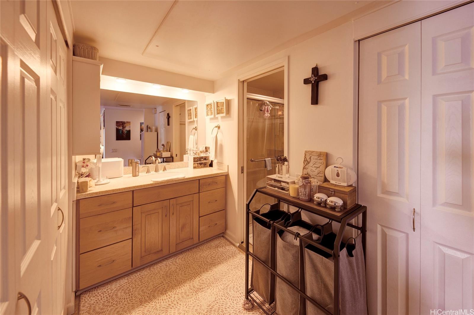 Harbor Square condo # 1708, Honolulu, Hawaii - photo 12 of 25