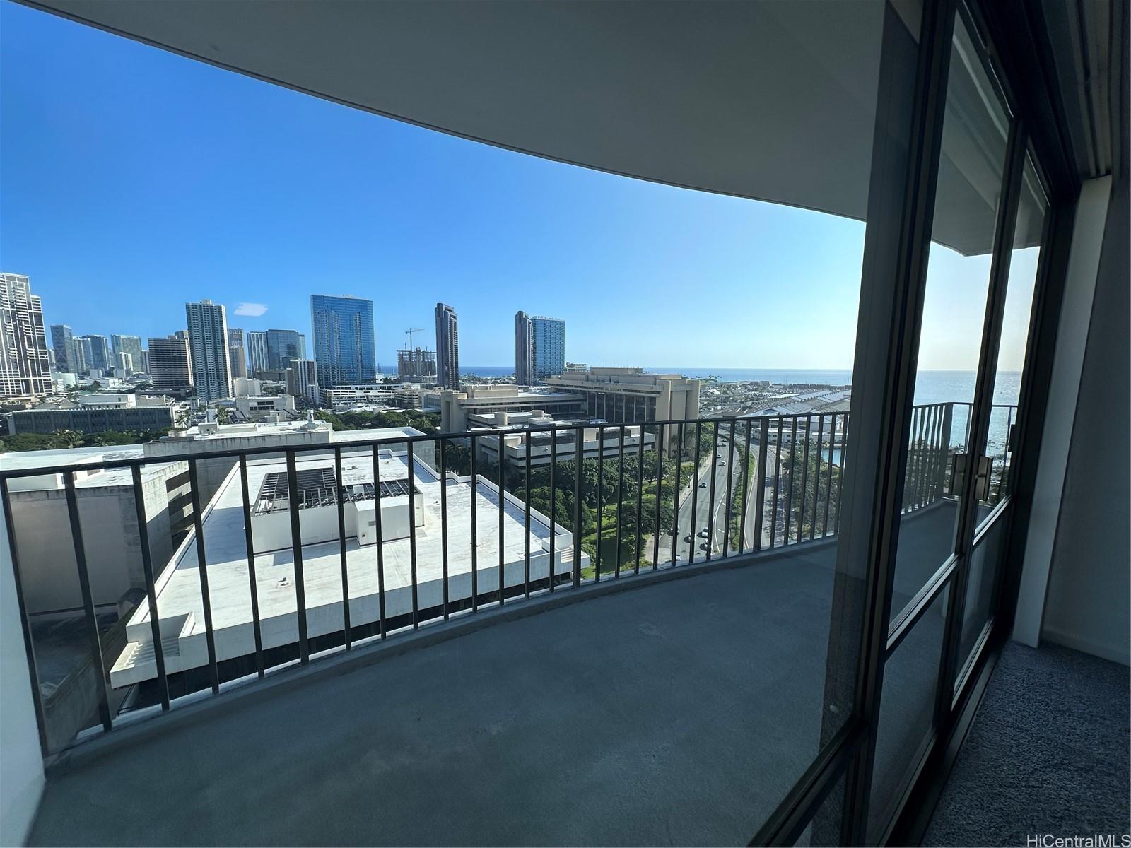 Harbor Square condo # 1708, Honolulu, Hawaii - photo 12 of 19