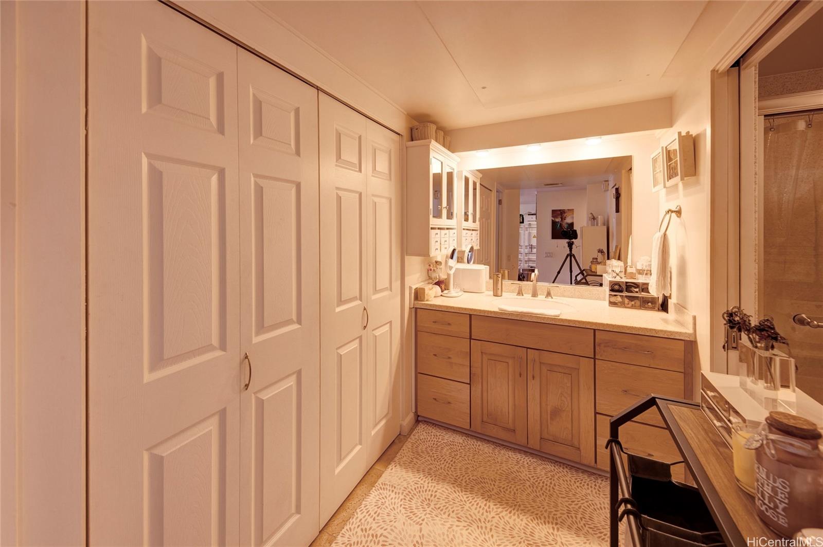 Harbor Square condo # 1708, Honolulu, Hawaii - photo 13 of 25