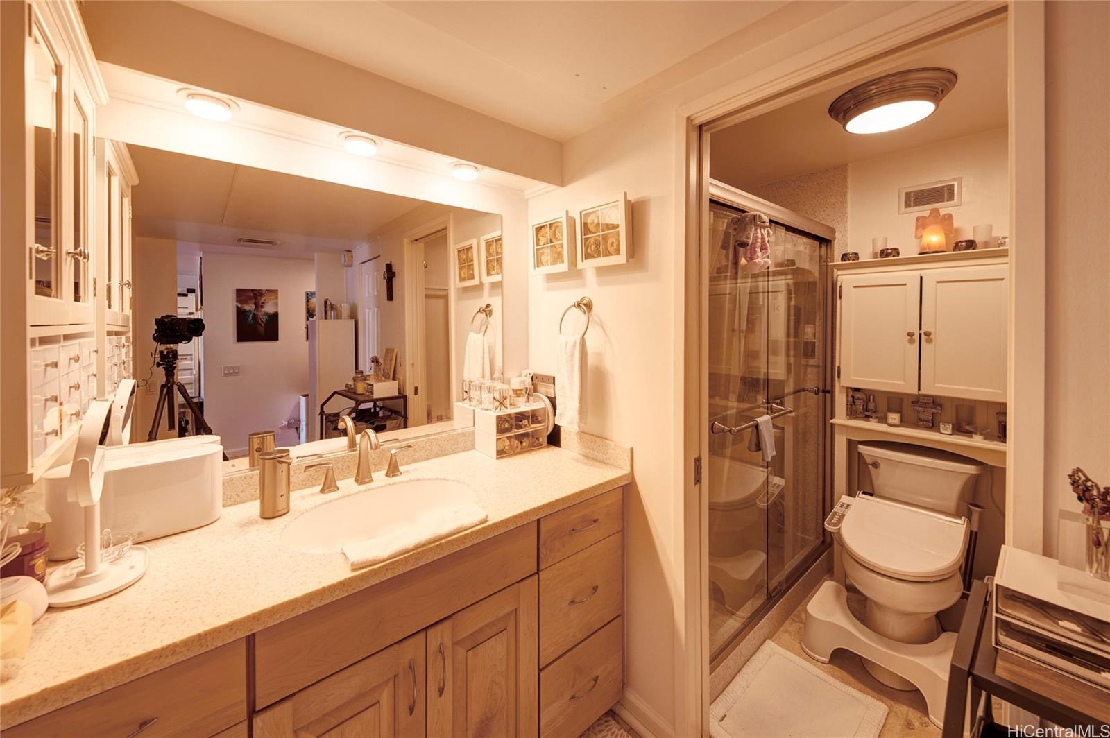 Harbor Square condo # 1708, Honolulu, Hawaii - photo 14 of 25