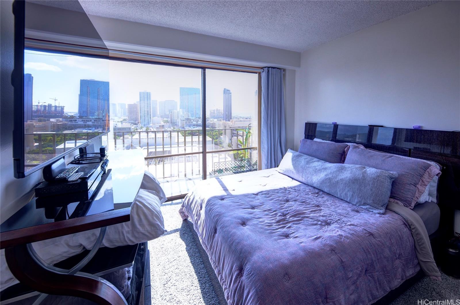 Harbor Square condo # 1708, Honolulu, Hawaii - photo 17 of 25