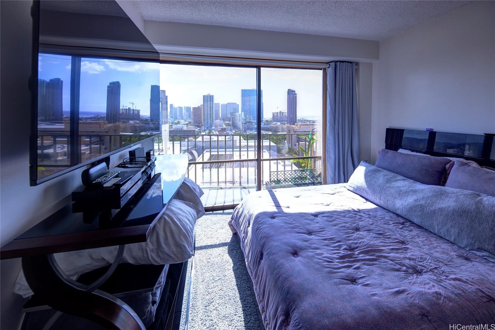 Harbor Square condo # 1708, Honolulu, Hawaii - photo 18 of 25