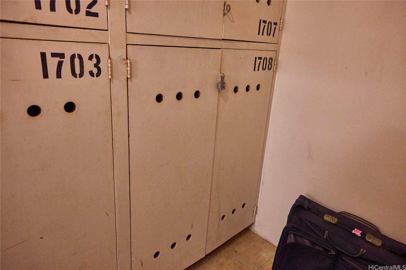 Harbor Square condo # 1708, Honolulu, Hawaii - photo 22 of 25